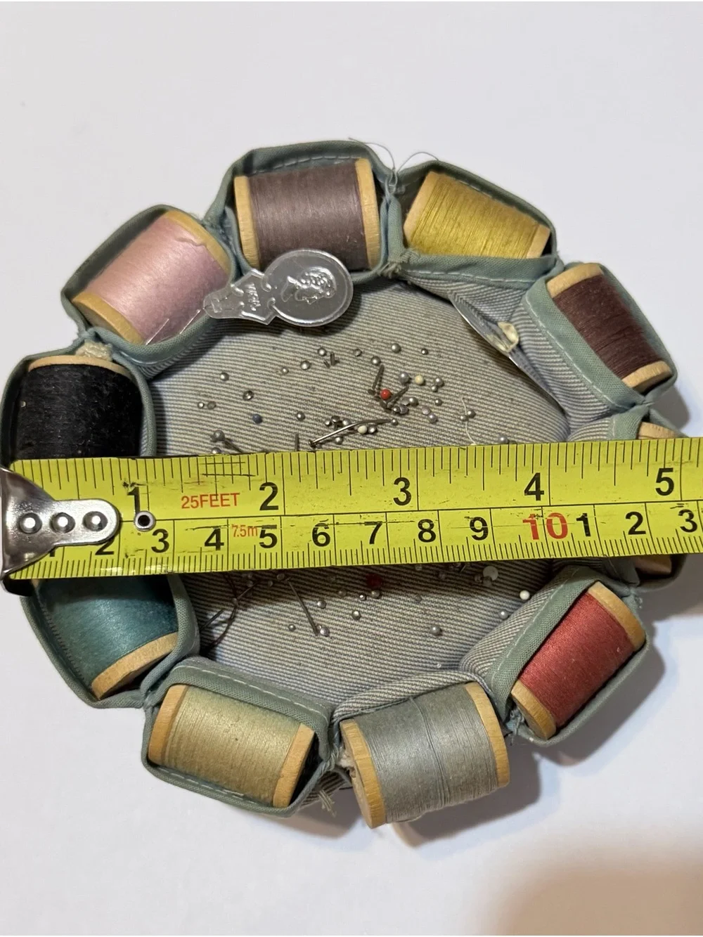 Vintage Sewing Pin Cushion with Thread Spools - 10 Crafts Granny core - Picture 6 of 8
